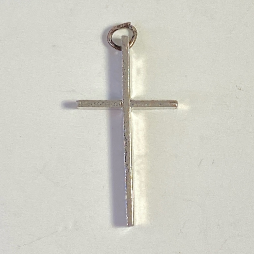 Vintage minimalist silver tone cross pendant